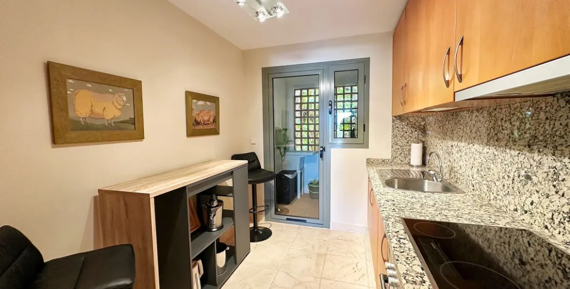 Долгосрочная аренда апартаментов на первом этаже в Atalaya 13