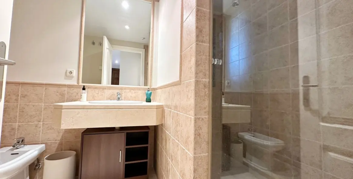 Долгосрочная аренда апартаментов на первом этаже в Atalaya 16