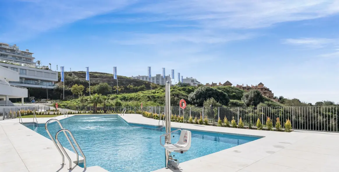 Long-term rent of ground floor apartment in Estepona 12