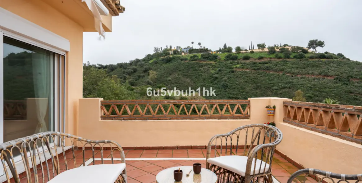 Долгосрочная аренда апартаментов на среднем этаже в Elviria 3