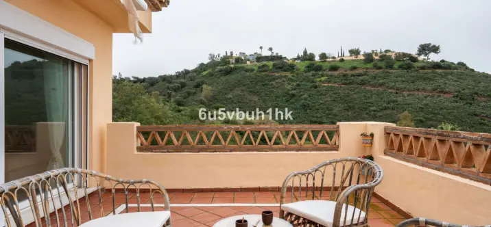 Long-term rent of middle floor apartment in Elviria 2