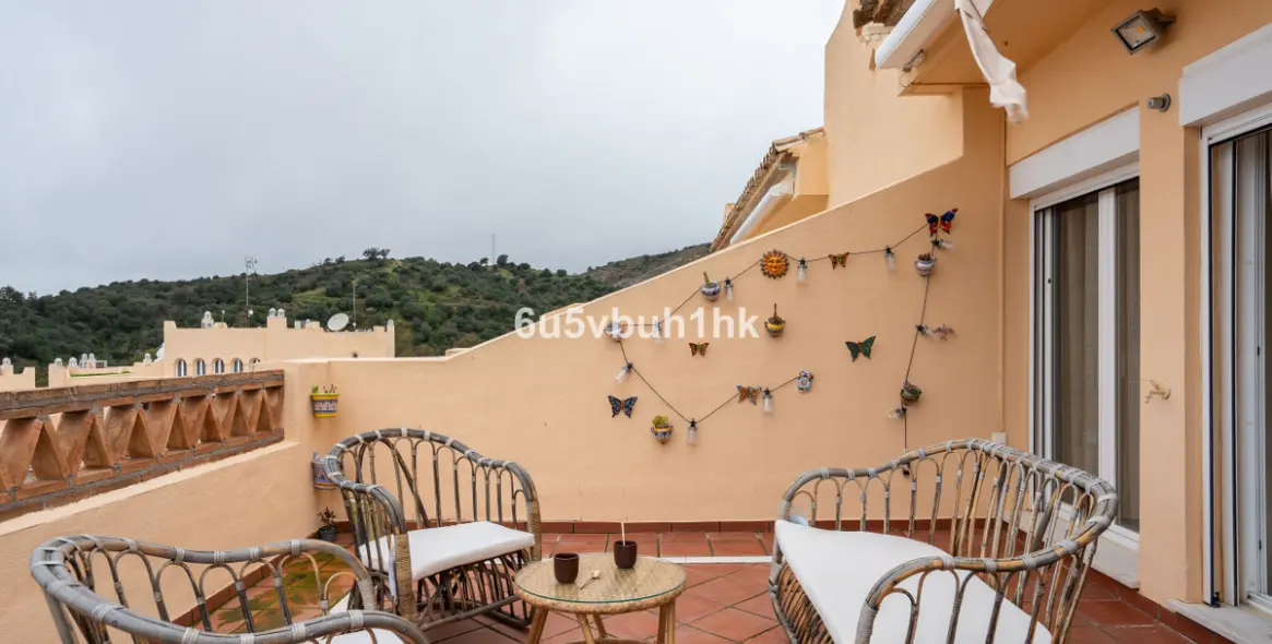 Долгосрочная аренда апартаментов на среднем этаже в Elviria 8