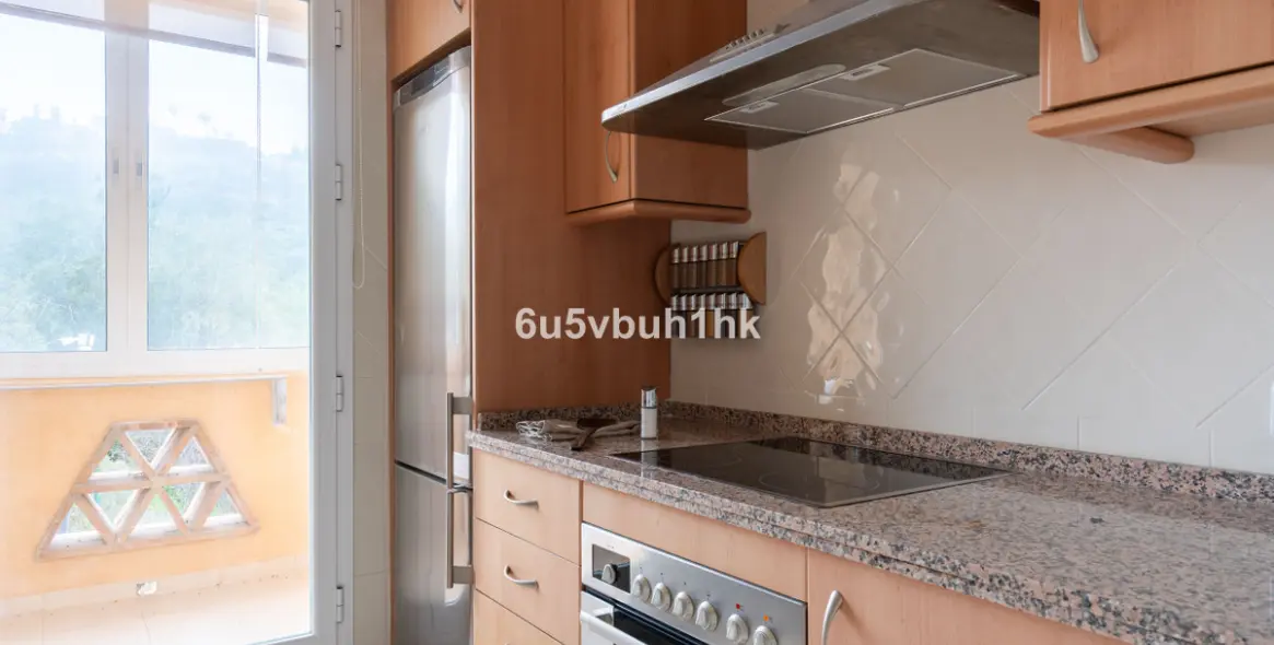 Долгосрочная аренда апартаментов на среднем этаже в Elviria 11