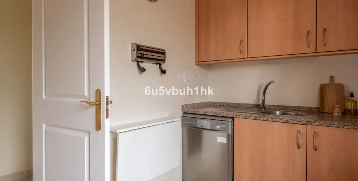 Долгосрочная аренда апартаментов на среднем этаже в Elviria 13