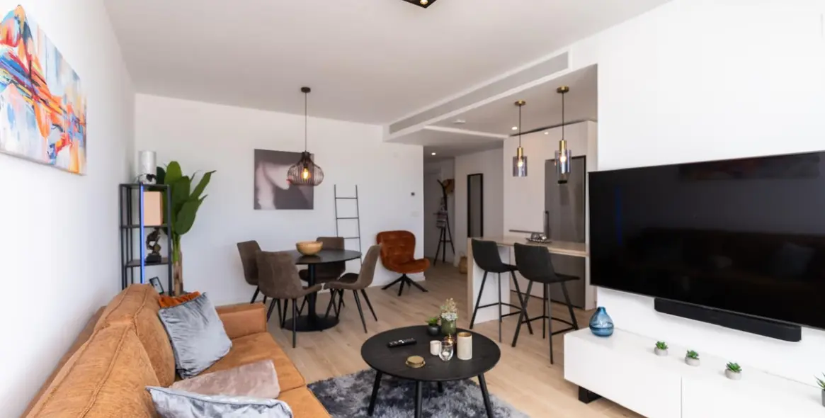 Alquiler a largo plazo de apartamento en planta media en Estepona 4