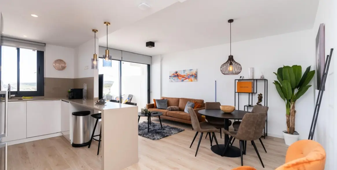 Alquiler a largo plazo de apartamento en planta media en Estepona 6