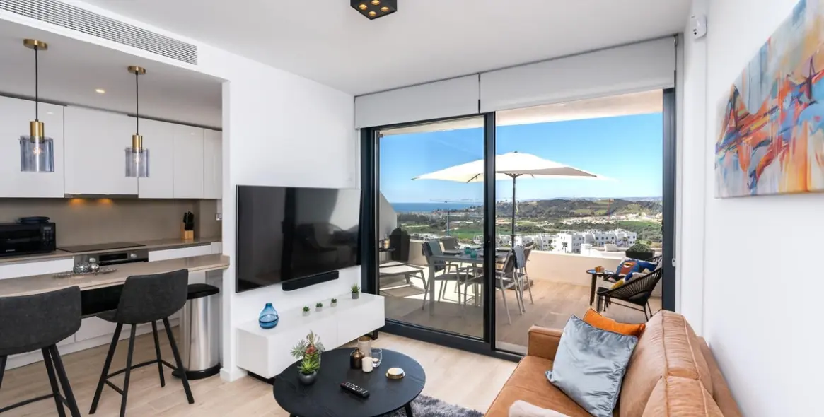 Alquiler a largo plazo de apartamento en planta media en Estepona 9