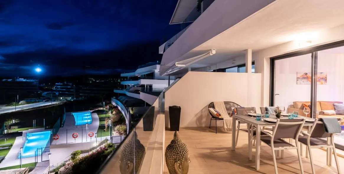 Alquiler a largo plazo de apartamento en planta media en Estepona 17