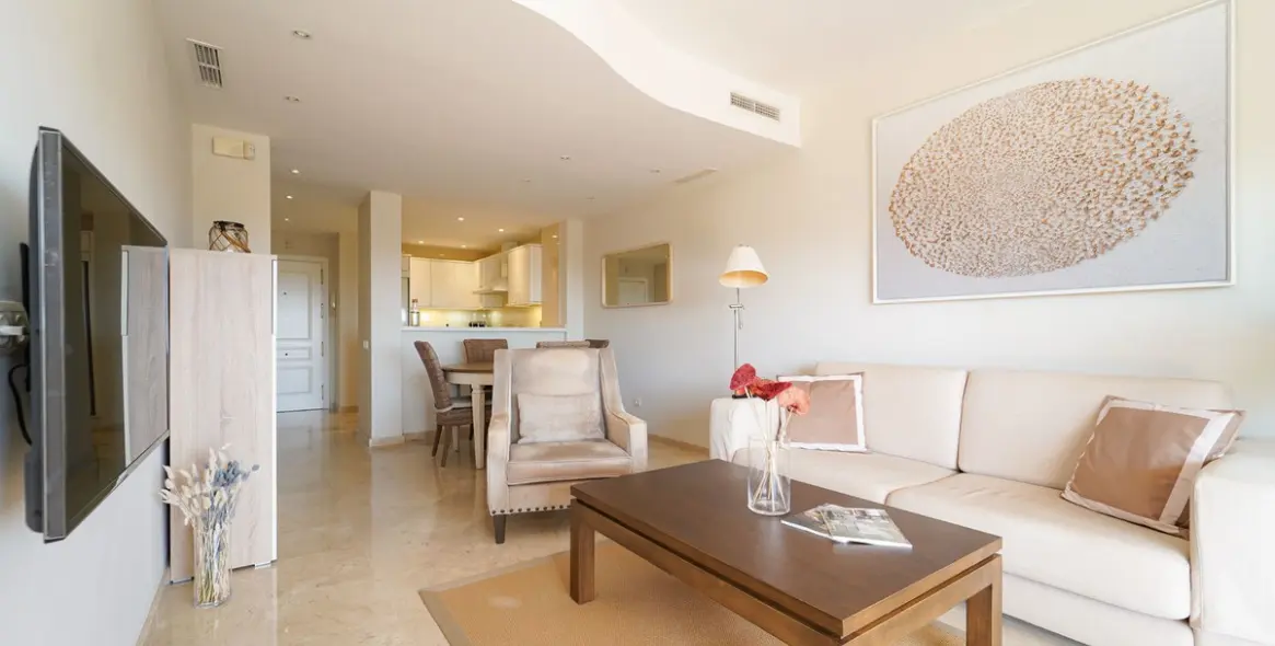 Long-term rent of middle floor apartment in Elviria 1