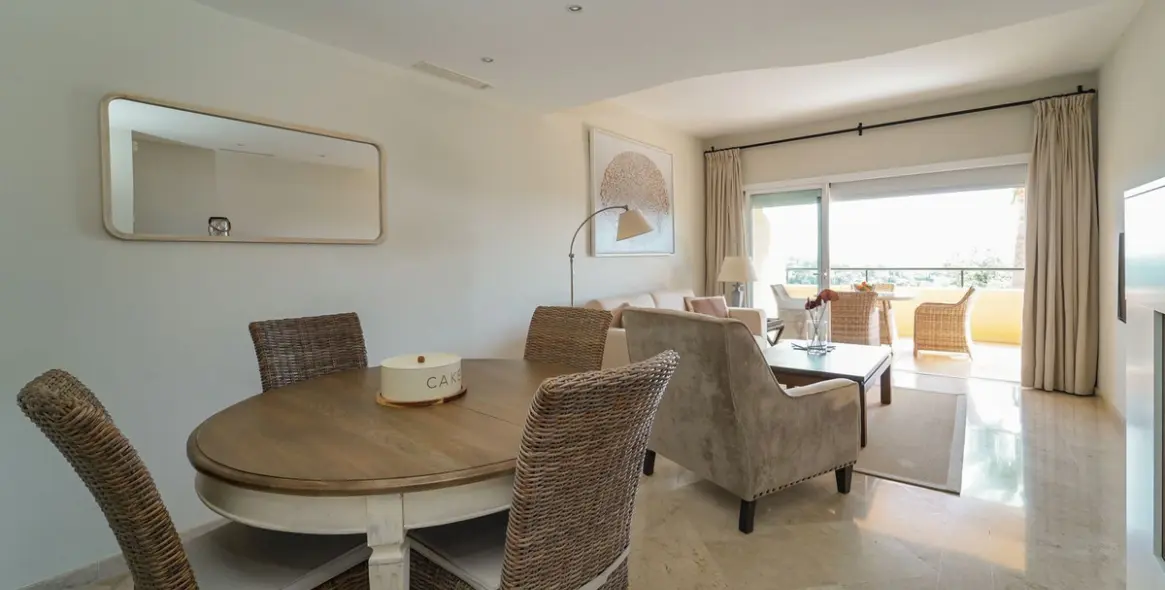 Long-term rent of middle floor apartment in Elviria 2