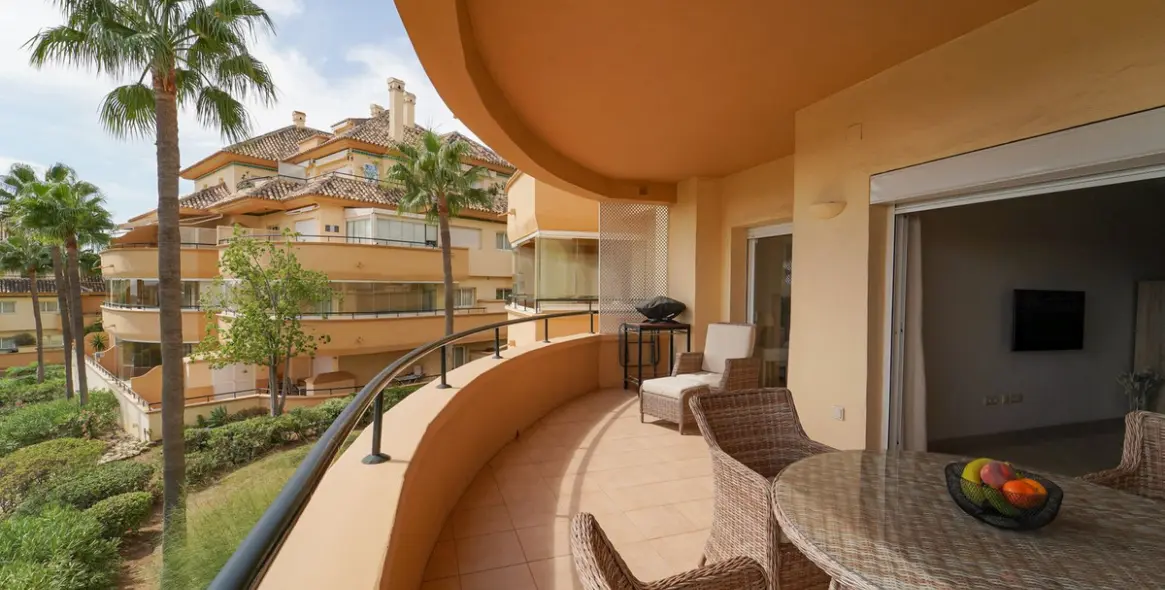 Long-term rent of middle floor apartment in Elviria 5
