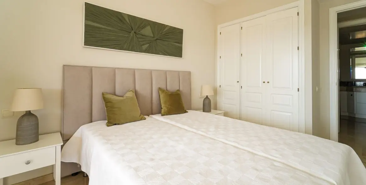 Long-term rent of middle floor apartment in Elviria 15