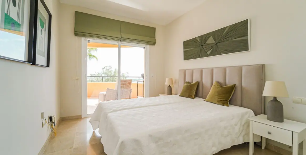 Long-term rent of middle floor apartment in Elviria 16