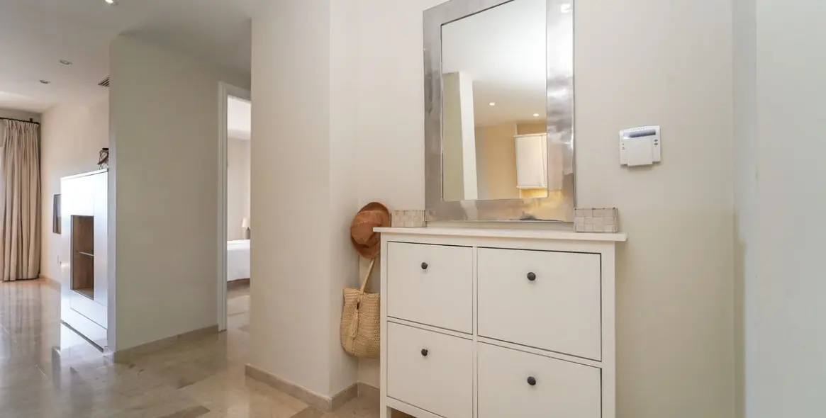 Long-term rent of middle floor apartment in Elviria 18