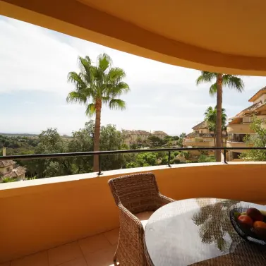 Alquiler a largo plazo de apartamento en planta media en Elviria