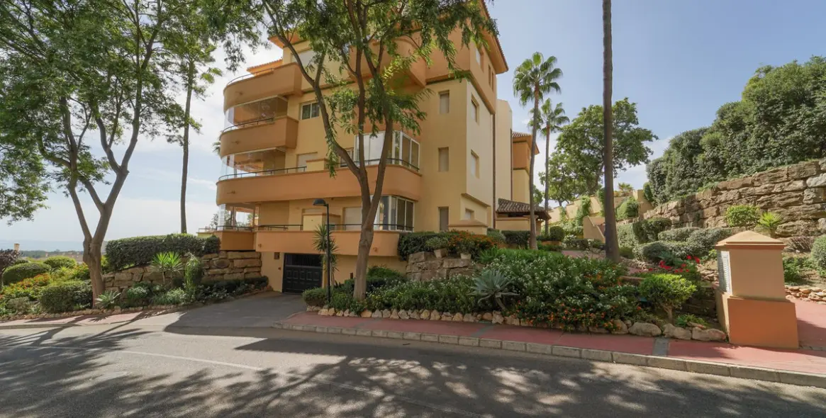 Long-term rent of middle floor apartment in Elviria 21
