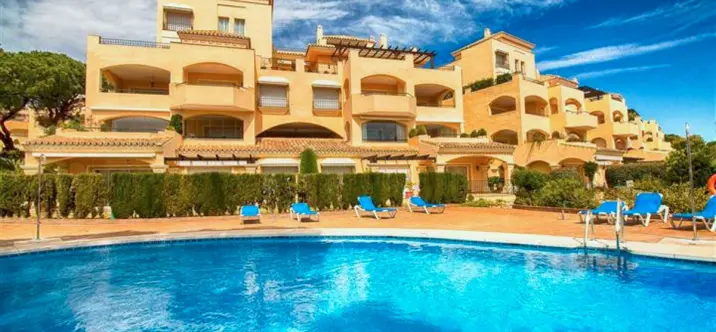 Long-term rent of middle floor apartment in Elviria 0