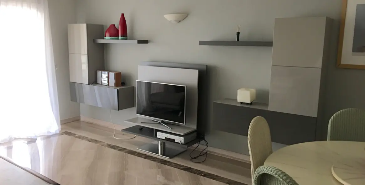 Long-term rent of middle floor apartment in Elviria 2