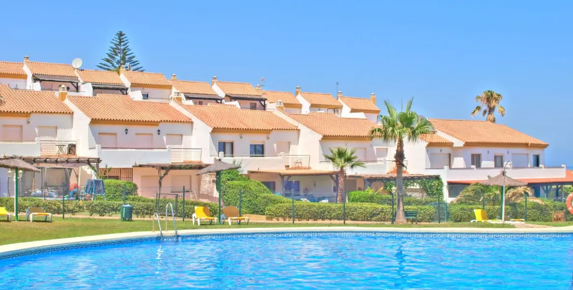 Long-term rent of townhouse in Estepona 4