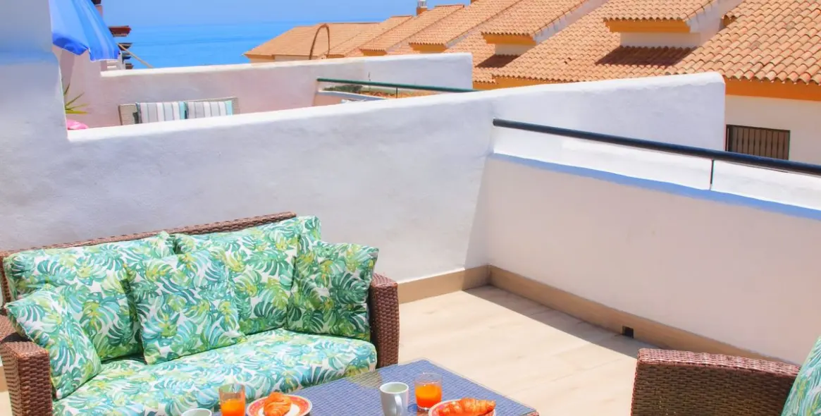 Long-term rent of townhouse in Estepona 12