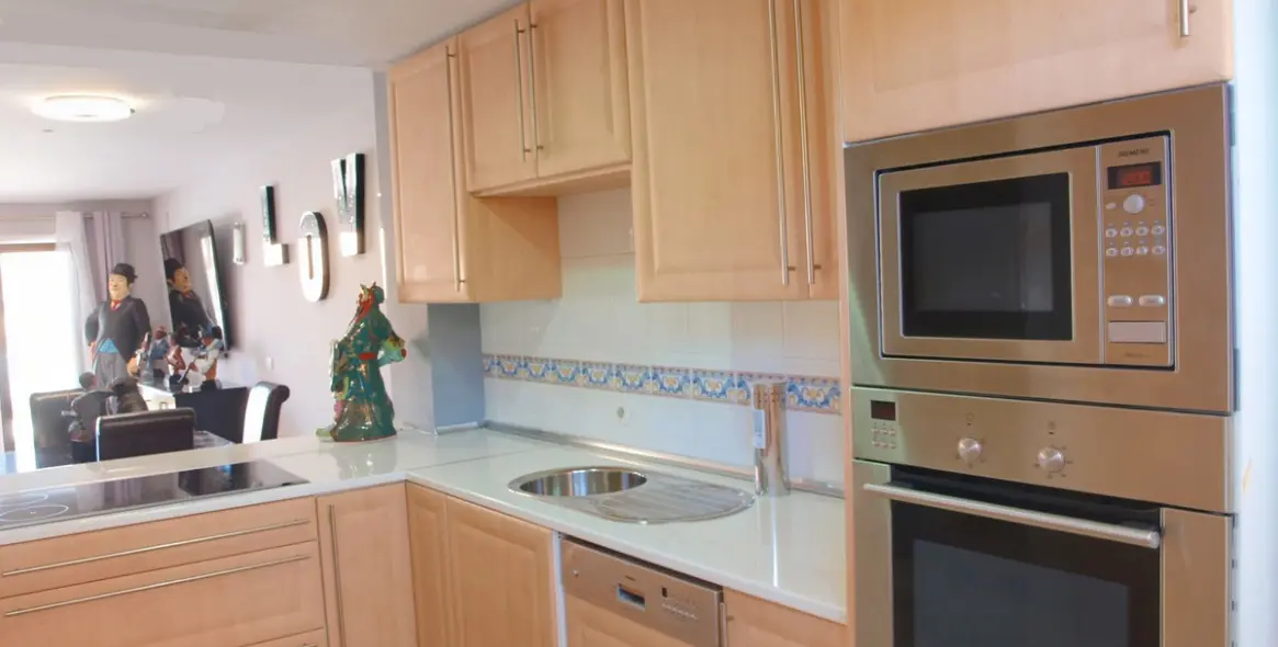 Long-term rent of townhouse in Estepona 13
