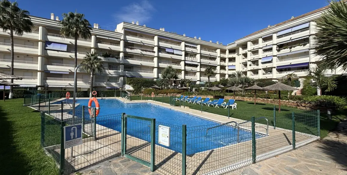 Долгосрочная аренда апартаментов на первом этаже в Marbella (район Marbella) 1