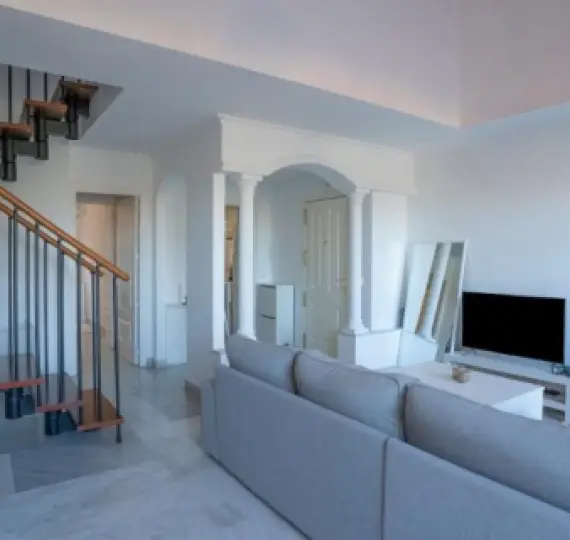 Долгосрочная аренда двухуровневых апартаментов в Nueva Andalucía