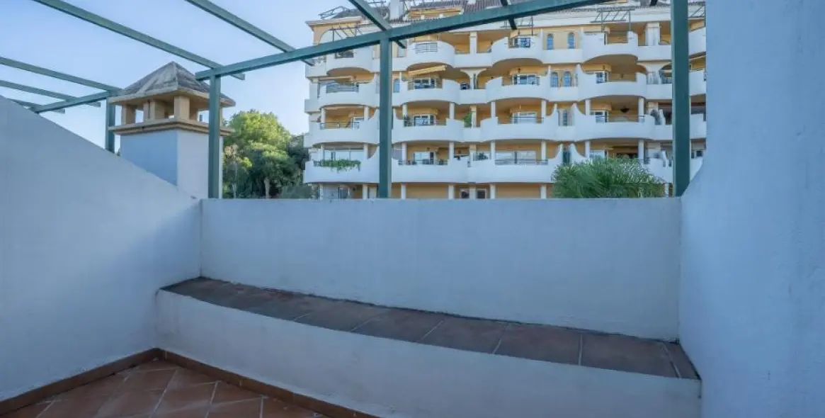 Long-term rent of duplex in Nueva Andalucía 12