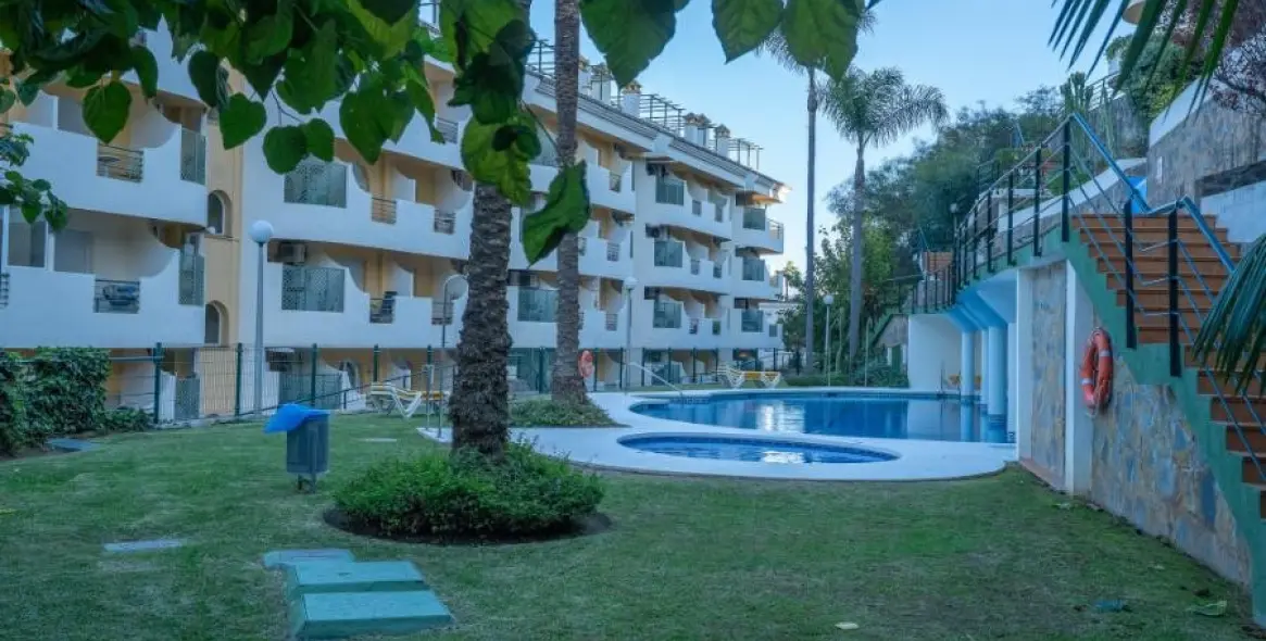 Long-term rent of duplex in Nueva Andalucía 13