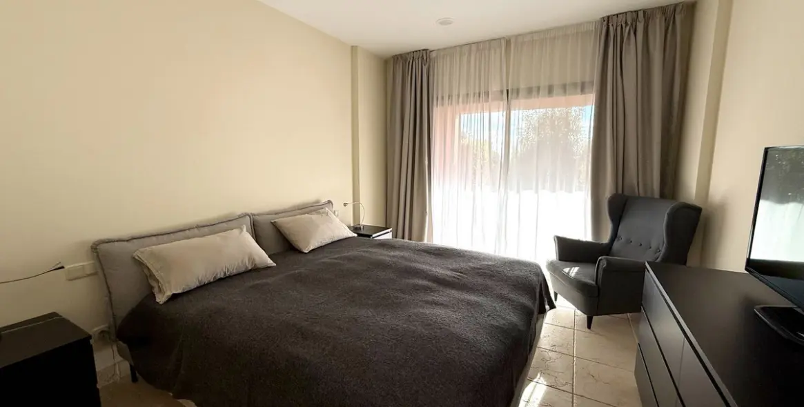 Long-term rent of ground floor apartment in Atalaya 8