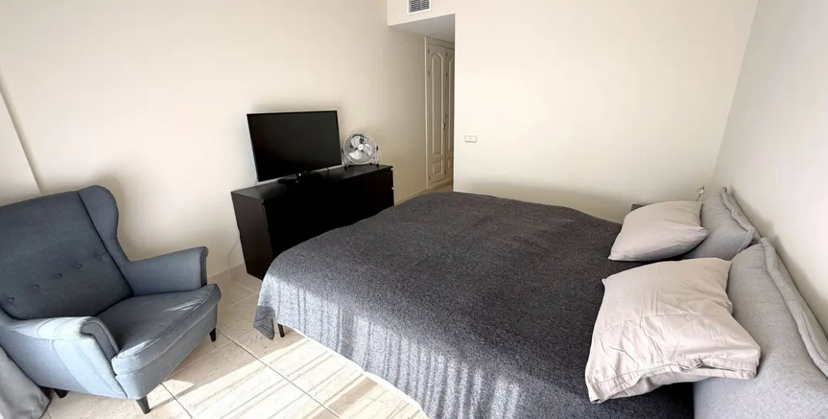 Long-term rent of ground floor apartment in Atalaya 10