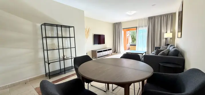 Alquiler a largo plazo de apartamento en planta baja en Atalaya 2