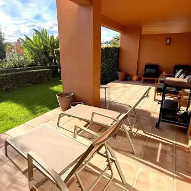 Alquiler a largo plazo de apartamento en planta baja en Atalaya