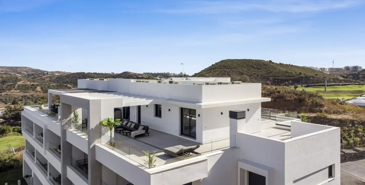 Long-term rent of penthouse in La Cala de Mijas 1