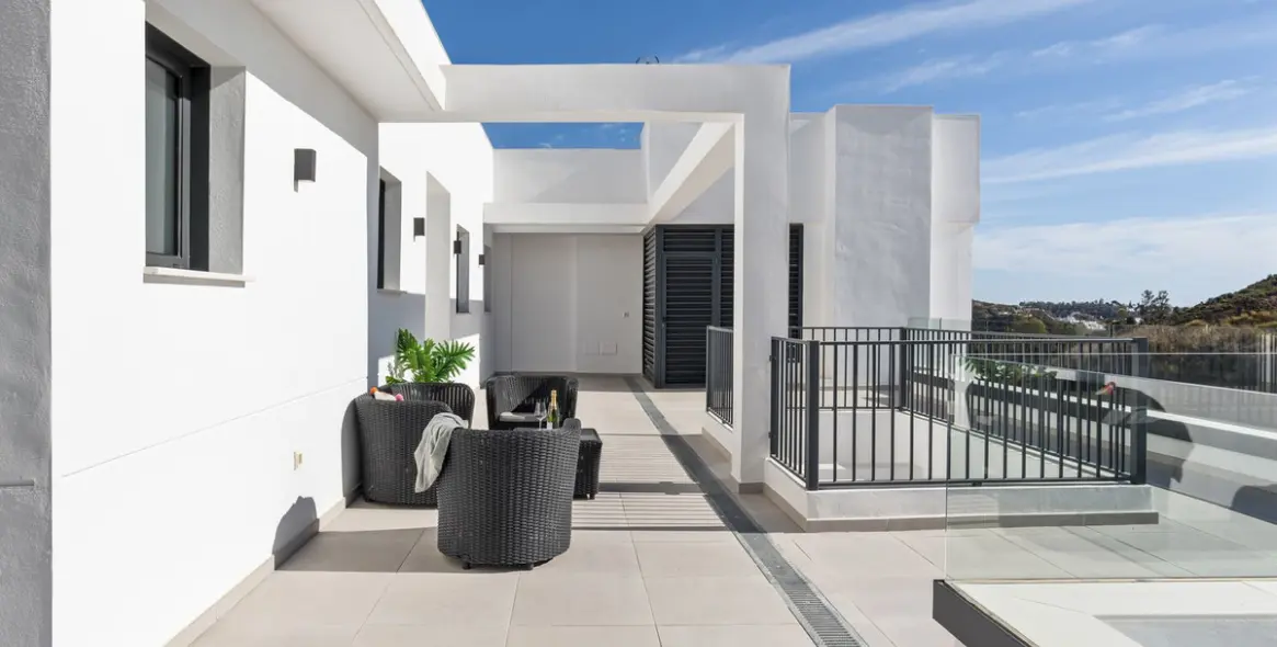 Long-term rent of penthouse in La Cala de Mijas 4