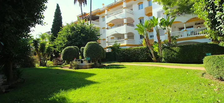 Long-term rent of penthouse in Puerto Banús 0