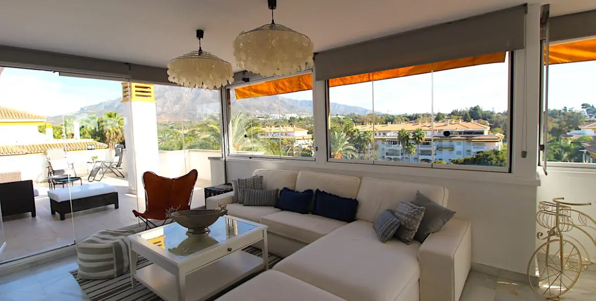 Long-term rent of penthouse in Puerto Banús 2