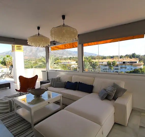 Long-term rent of penthouse in Puerto Banús