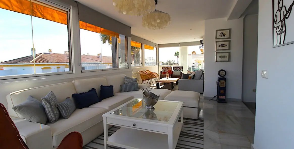 Long-term rent of penthouse in Puerto Banús 4
