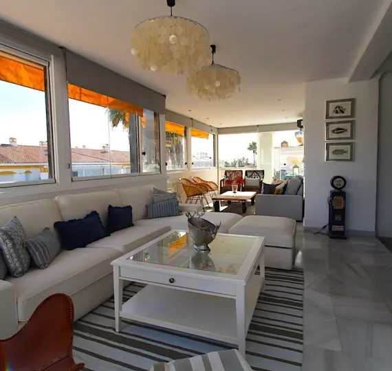 Long-term rent of penthouse in Puerto Banús
