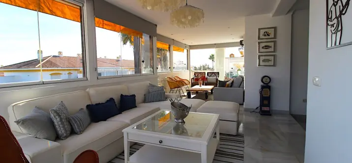 Long-term rent of penthouse in Puerto Banús 3