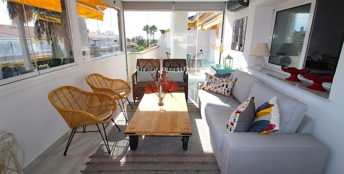 Long-term rent of penthouse in Puerto Banús 5
