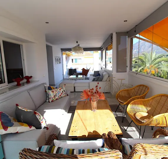 Long-term rent of penthouse in Puerto Banús