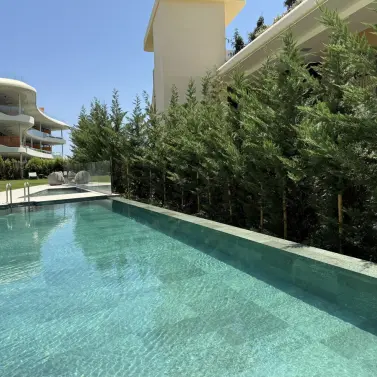 Долгосрочная аренда апартаментов на среднем этаже в Higueron