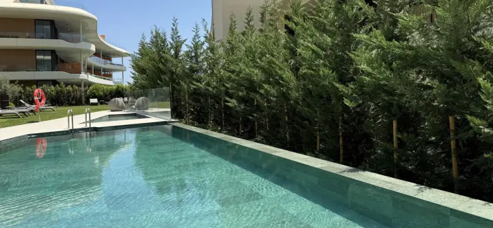 Долгосрочная аренда апартаментов на среднем этаже в Higueron 0