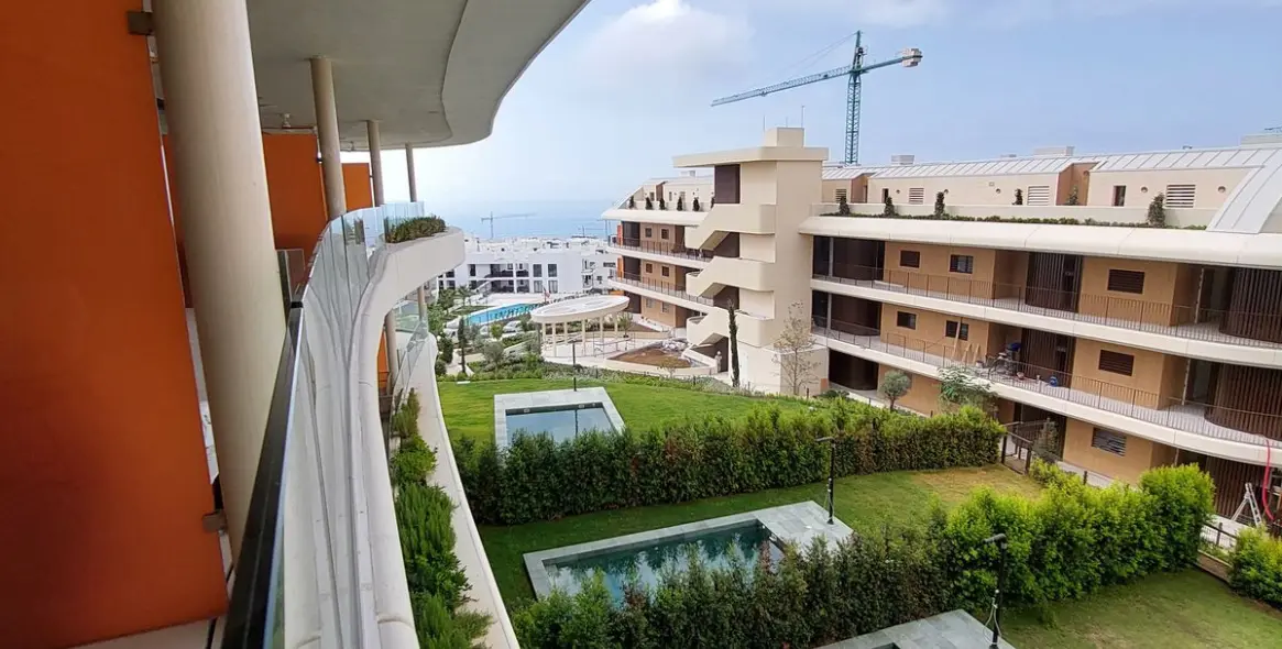 Долгосрочная аренда апартаментов на среднем этаже в Higueron 4