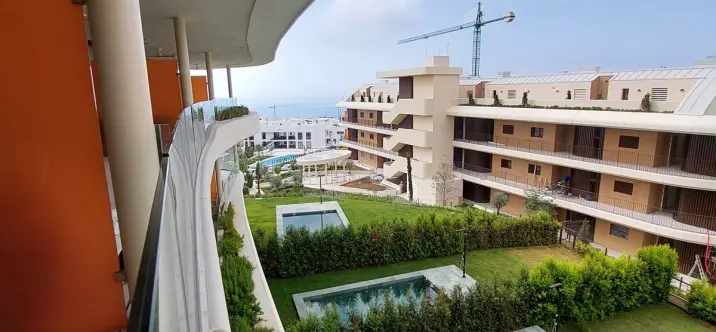 Долгосрочная аренда апартаментов на среднем этаже в Higueron 3