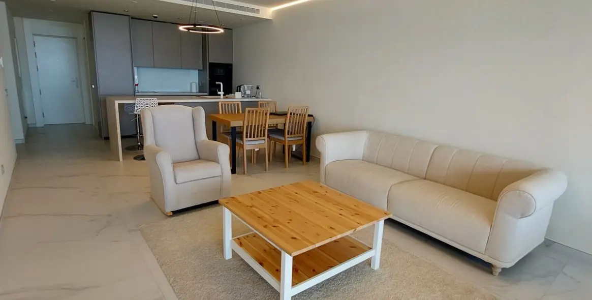 Долгосрочная аренда апартаментов на среднем этаже в Higueron 9