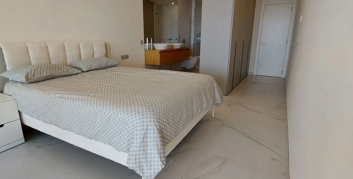 Долгосрочная аренда апартаментов на среднем этаже в Higueron 11