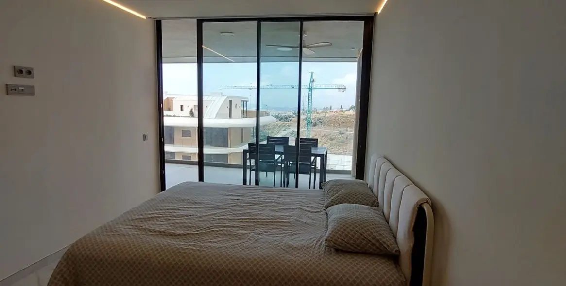 Долгосрочная аренда апартаментов на среднем этаже в Higueron 12